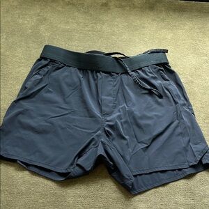 Men's Black Ten Thousand Interval Athletic Shorts size L